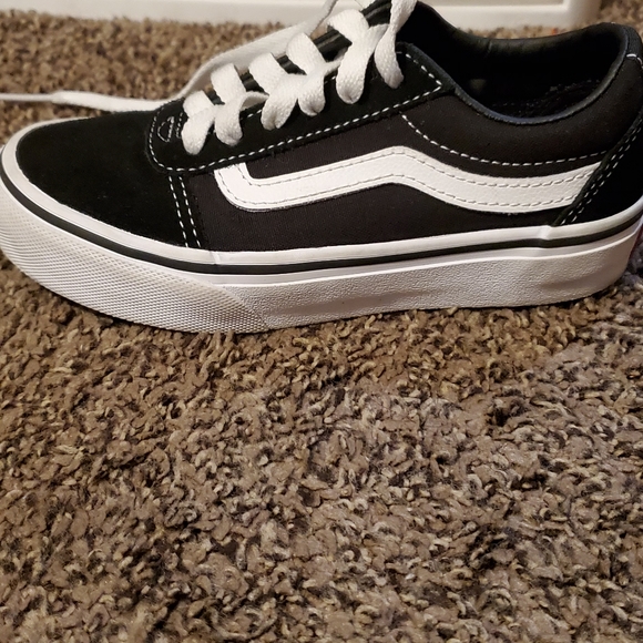Vans - Picture 3 of 5
